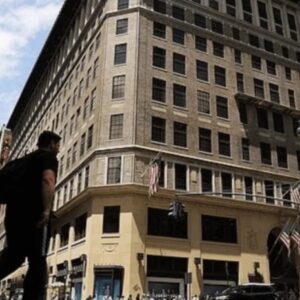 America’s Oldest Department Store Is Closing All Its Stores After 200 Years