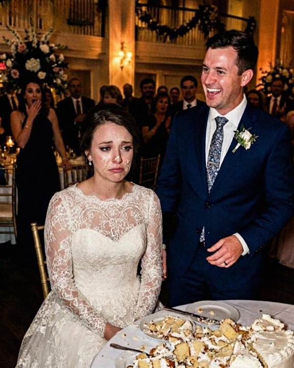 My husband shoved my face into the wedding cake as a “joke” — I was about to break down in tears when my brother did something that stunned everyone