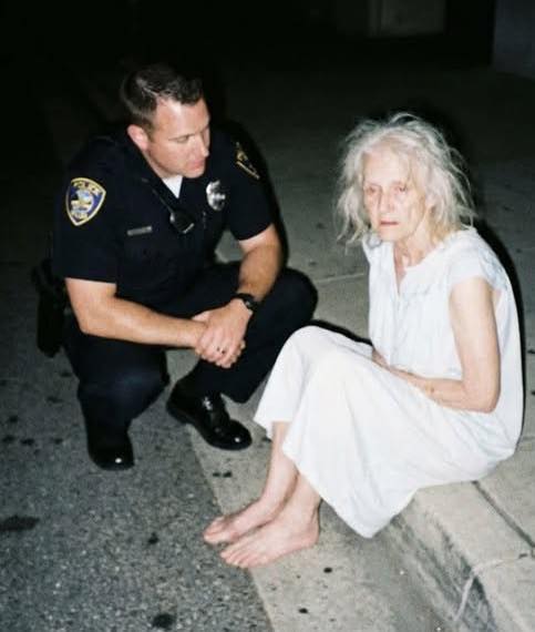 SHOCKING MIDNIGHT ENCOUNTER ON A DESERTED HIGHWAY REVEALS THE HEARTBREAKING TRUTH BEHIND A VINTAGE BRACELET THAT HAS BEEN MISSING FOR DECADES