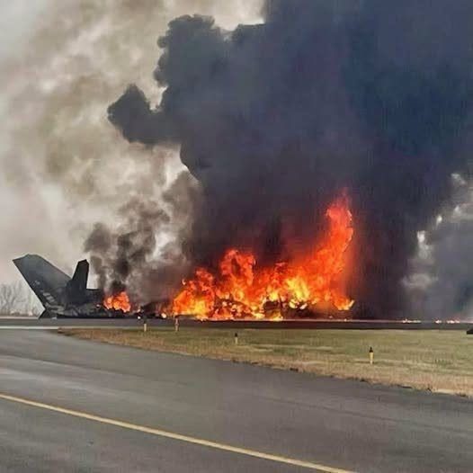 TERROR AT 30,000 FEET: The Heart-Stopping Moment Emirates Flight EK521 Became a Hellish Inferno